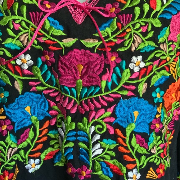 NWOT….Embroidered  Boho Top - Picture 1 of 7